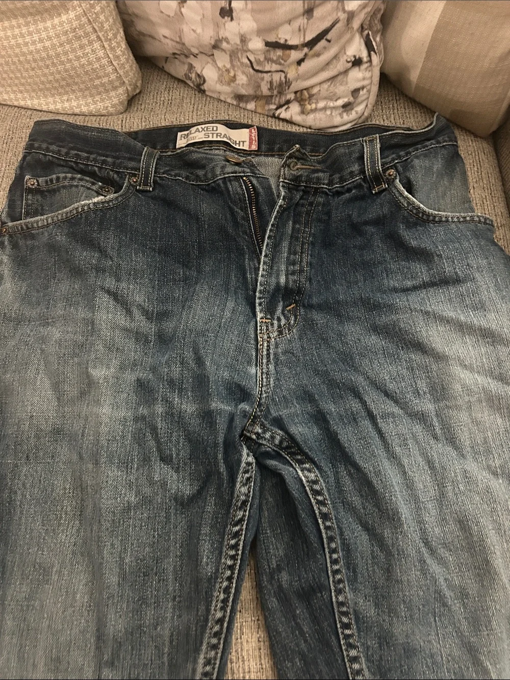 Levi's Men's Faded Blue Relaxed Jeans